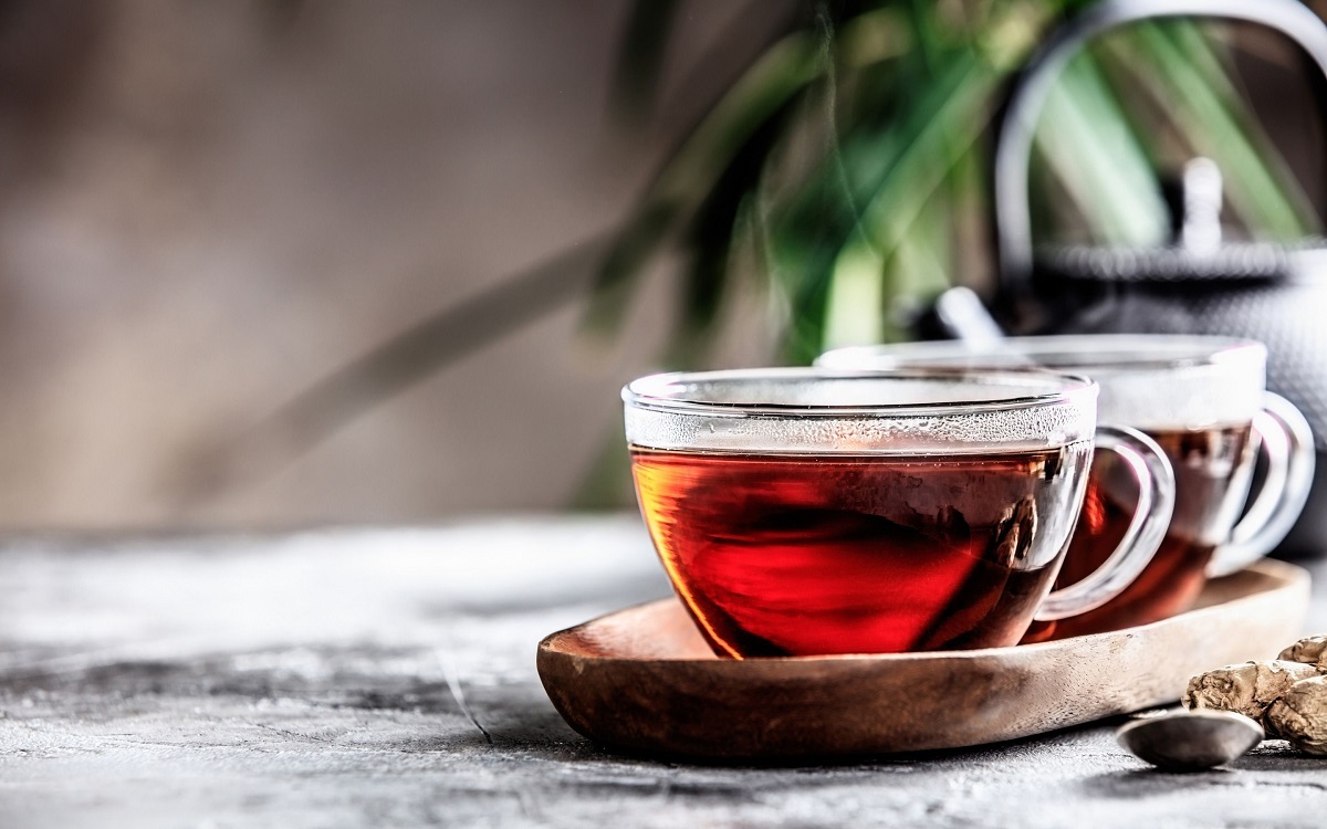 استفاده از چای سیاه برای تیره کردن موهای خاکستری