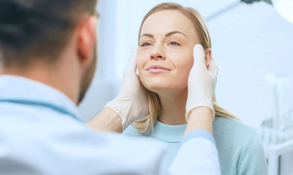 قوانین علیه زنان عمل میکنند